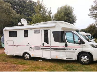 Adria Matrix Plus 670 SL LUXE 2,3 L  180 CV
