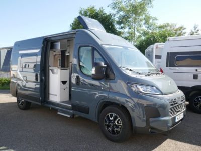 Mc Louis Menfys Van 3 Signature