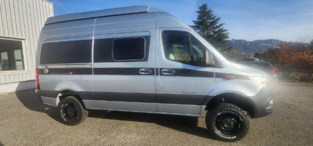 Hymer Camper Vans / Hymercar Grand Canyon S 4X4