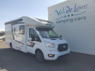 Challenger 260 Break Edition mobilier eames, ambiance sydney