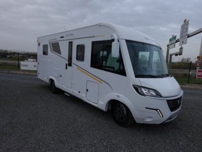 Bavaria Initial I720FC Nomade