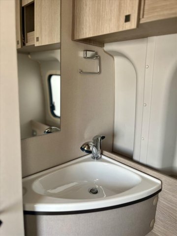 Burstner Lineo C 590 - Photo 8