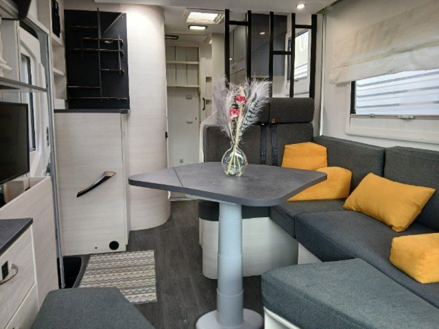 Challenger 240 Open Edition - Photo 9