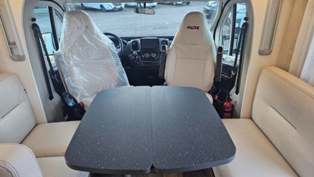 Pilote P 726 FC Evidence Plus + - Photo 9