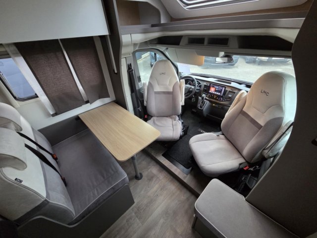 LMC Tourer Lift H 664 Boite automatique - Photo 4