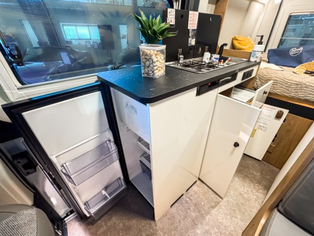 Corigon CV 55 D CAMPERVAN - Photo 12