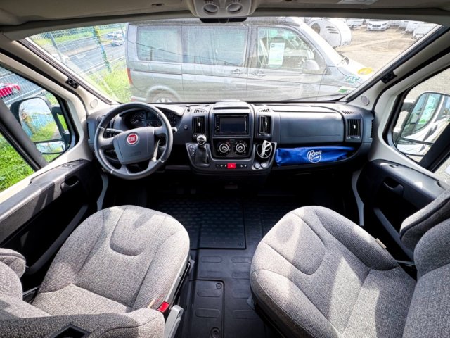 Hymer Camper Vans / Hymercar Ayers Rock - Photo 9