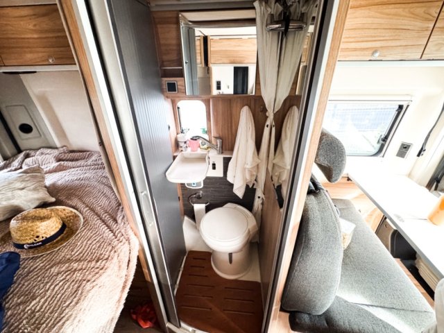 Hymer Camper Vans / Hymercar Ayers Rock - Photo 13