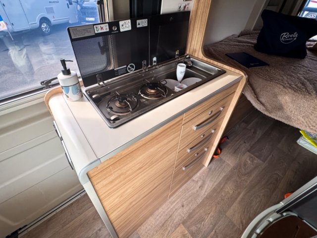 Hymer Camper Vans / Hymercar Ayers Rock - Photo 16