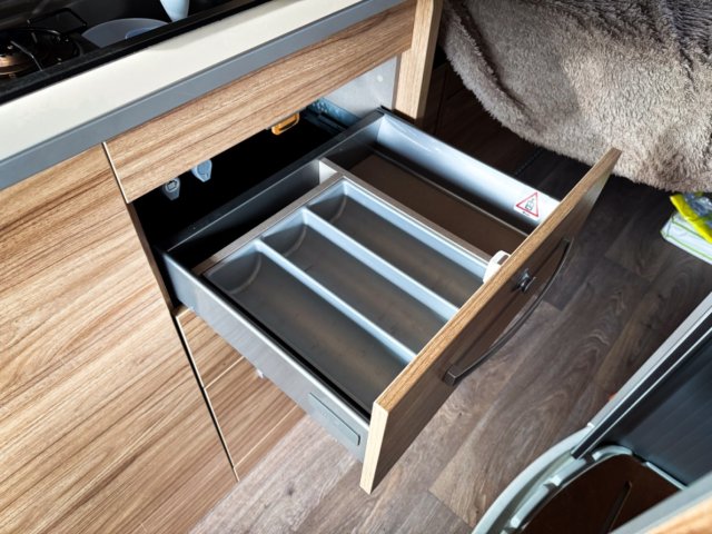 Hymer Camper Vans / Hymercar Ayers Rock - Photo 18