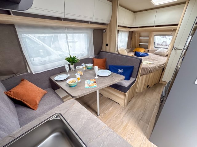 Hobby De Luxe 400 SFE - Photo 5