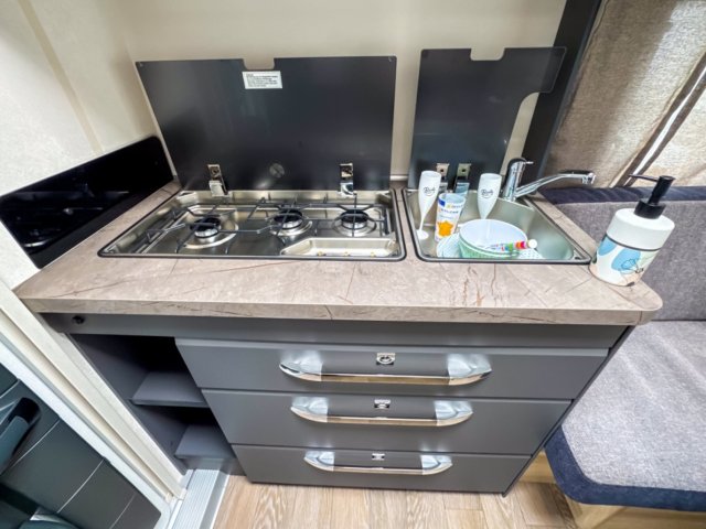Hobby De Luxe 400 SFE - Photo 11