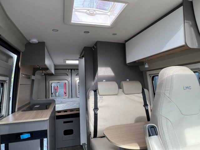 LMC Innovan 600 Edition 70 Ans - Photo 2