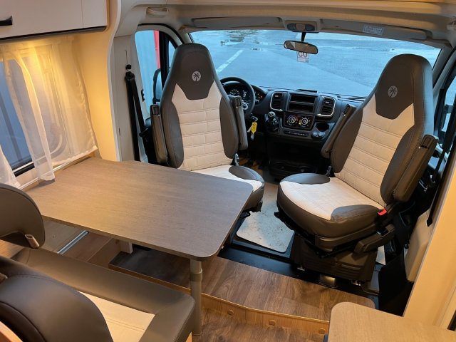 Sunlight V 66 Adventure Edition COMPACT - Photo 3