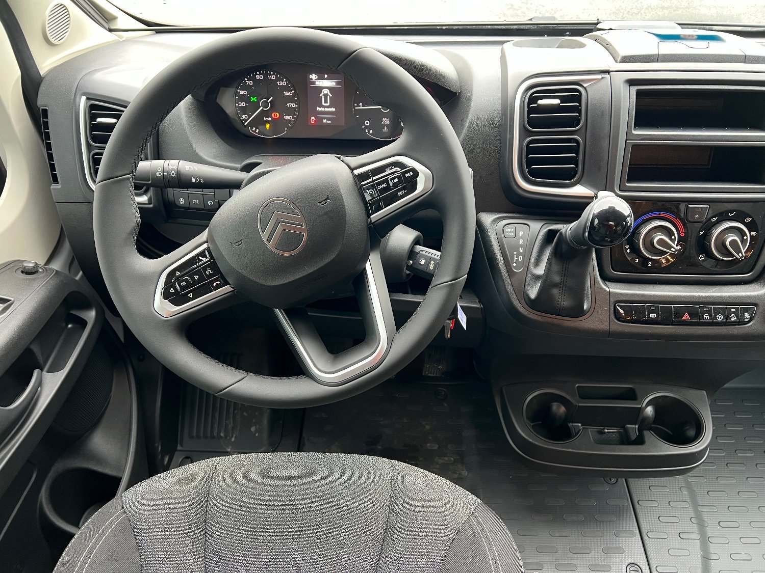 Dethleffs Globetrail Advantage 640 ES PACK ACTIVE/LITS JUMEAUX 