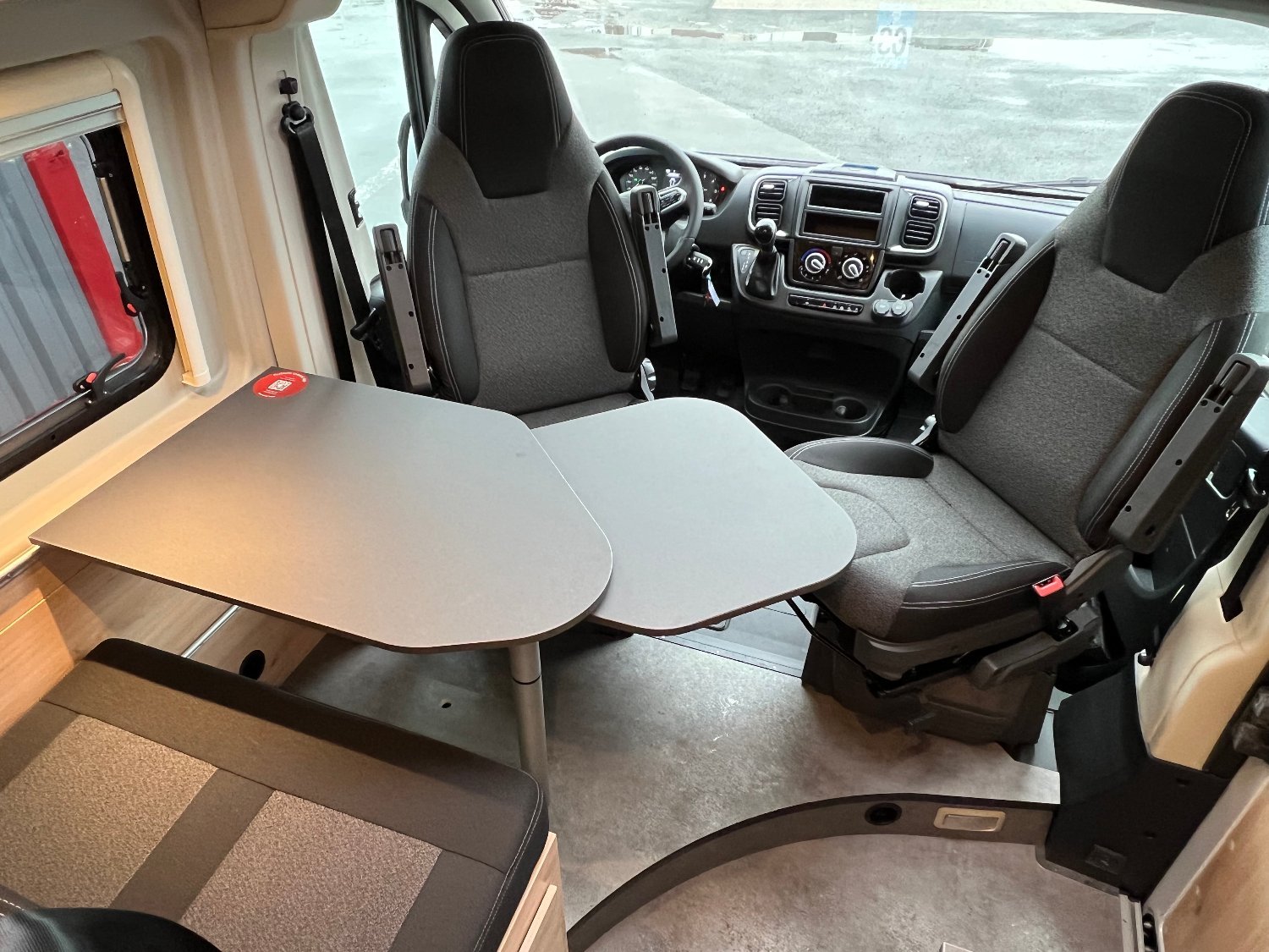 Dethleffs Globetrail Advantage 640 ES PACK ACTIVE/LITS JUMEAUX 