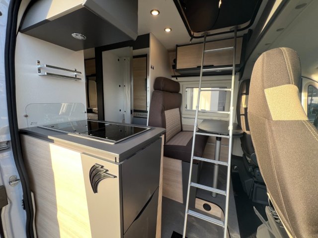 Dreamer D43 Up OFFRE SPECIALE Fun PEUGEOT BOXER 2.2L 140CH BVM6 - Photo 8