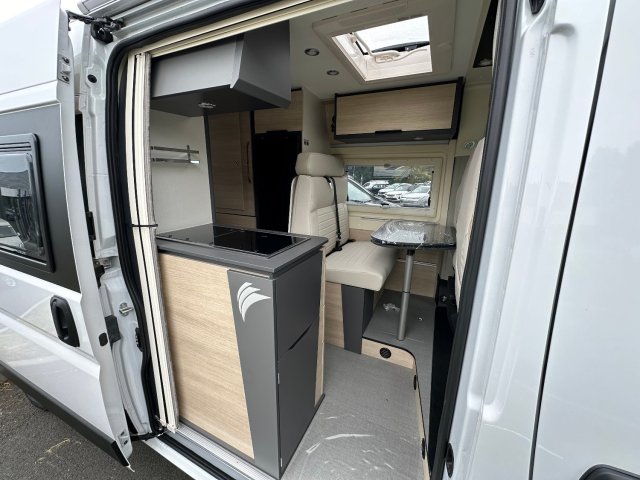 Dreamer D55 OFFRE SPECIALE PEUGEOT BOXER 2.2L 140 CH BVM6 FUN+ - Photo 4