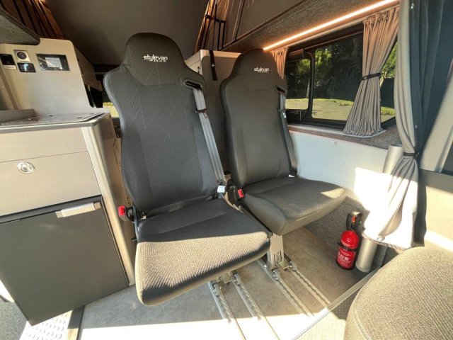 Stylevan Equinox 4 RENAULT TRAFIC LONG 2.0L DCI 150CH EDC - Photo 8