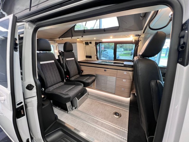 Stylevan Melbourne OFFRE SPECIALE Emotion Volkswagen Transporteur 2.0 TDI 150 BVA - Photo 15