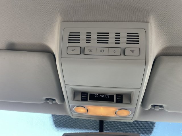 Volkswagen Multivan VW T5 Spécial 2.0L TDi 140Ch - Photo 14
