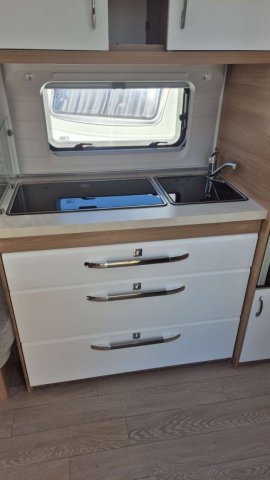Hobby De Luxe 460 UFE - Photo 3