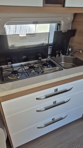 Hobby De Luxe 460 UFE - Photo 4