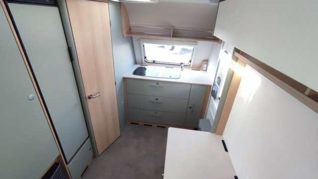 LMC Style 400 F Lit Escamotable - Photo 2