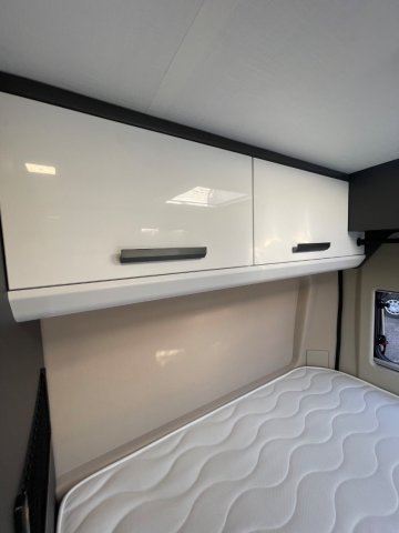 Mc Louis Menfys Van 3 Signature - Photo 26