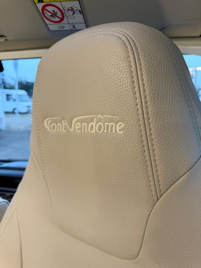 Font Vendome Leader Camp 