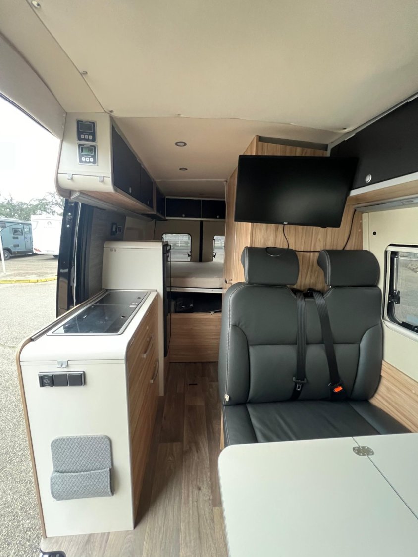 Hymer Camper Vans / Hymercar Grand Canyon S Crossover 