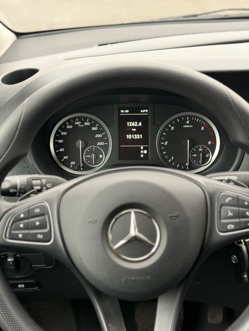 Mercedes Vito 