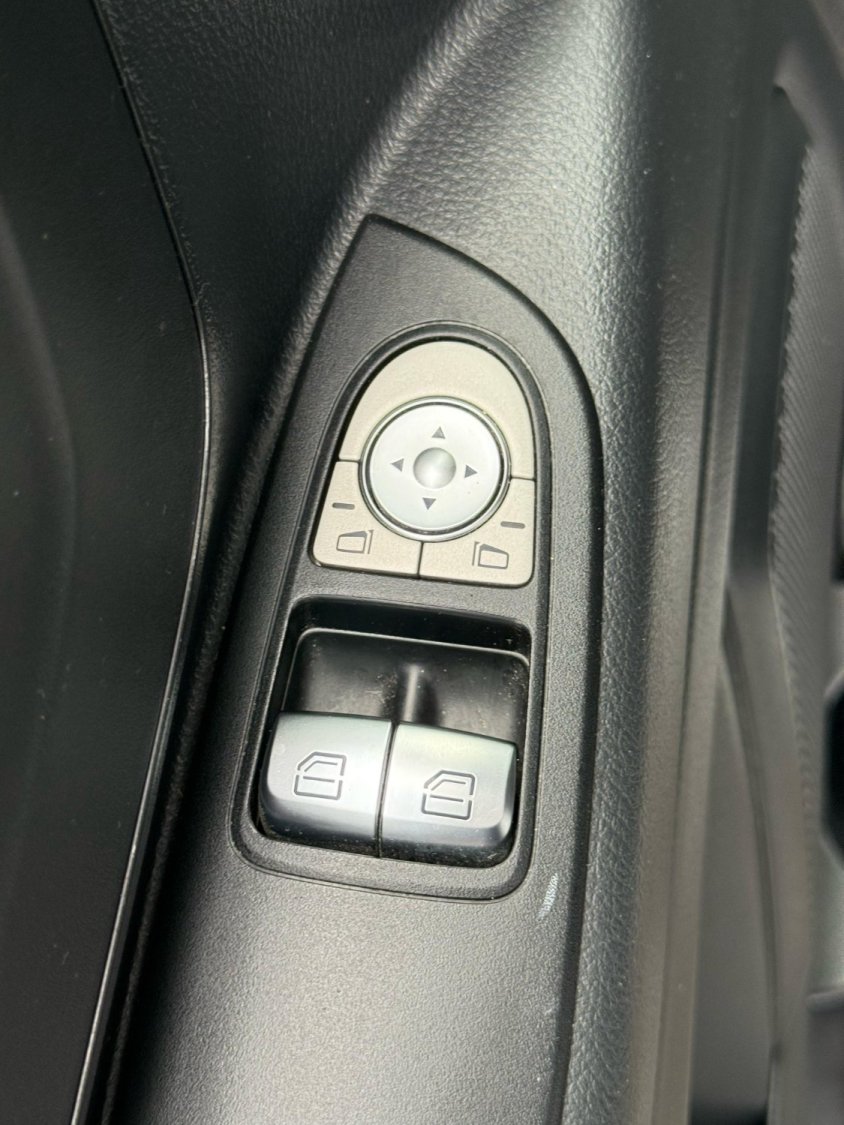 Mercedes Vito 