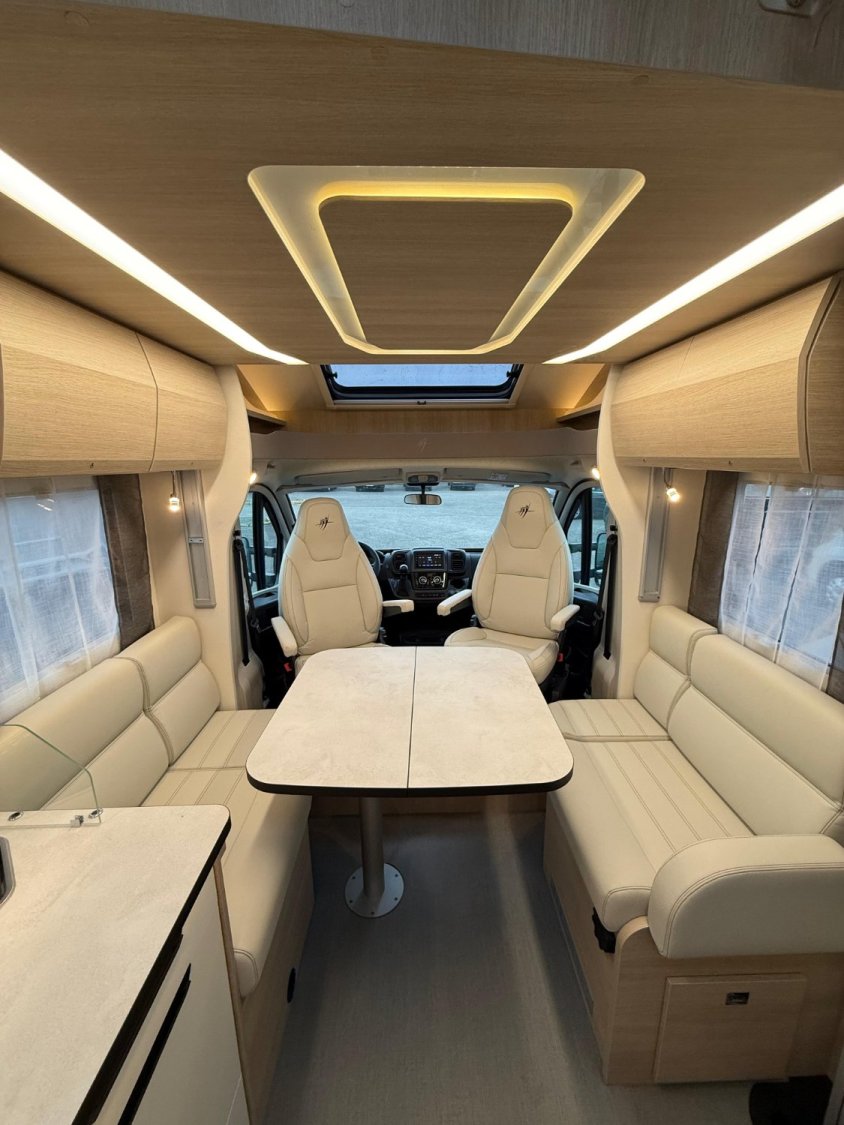 Rapido 696 F Ultimate Line 