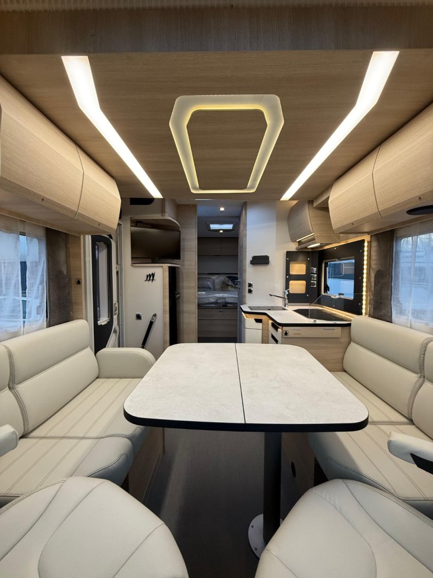 Rapido 696 F Ultimate Line 