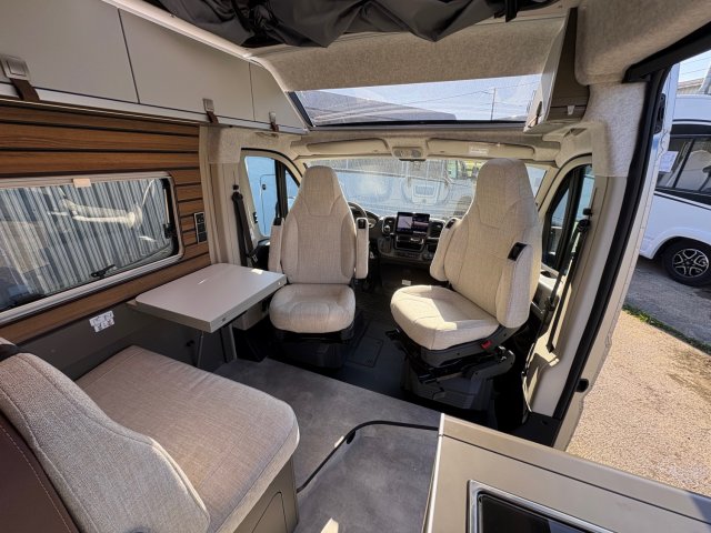 Hymer Camper Vans / Hymercar Grand Canyon - Photo 2