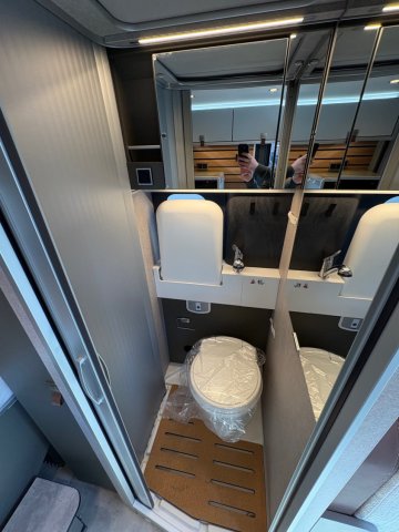 Hymer Camper Vans / Hymercar Grand Canyon - Photo 11