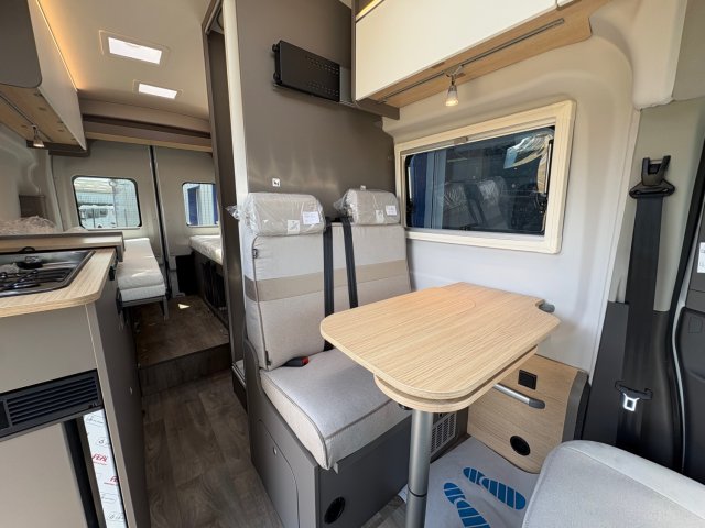 LMC Innovan 592 - Photo 3