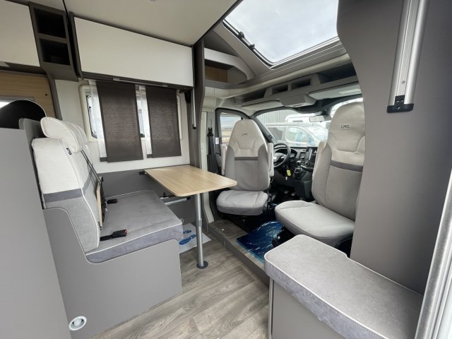 LMC Tourer Lift H 664 - Photo 2