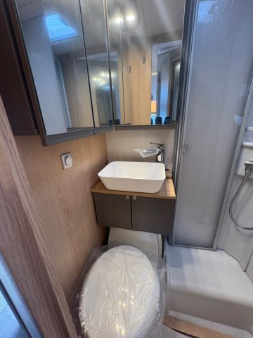 LMC Tourer Lift H 664 - Photo 8