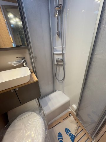 LMC Tourer Lift H 664 - Photo 9