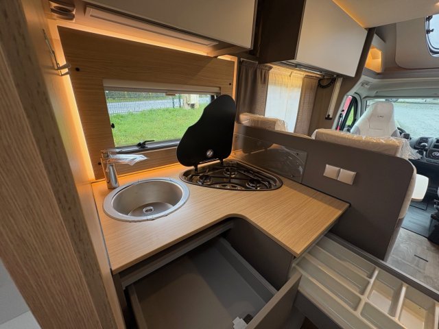 LMC Tourer Lift H 730 G - Photo 4