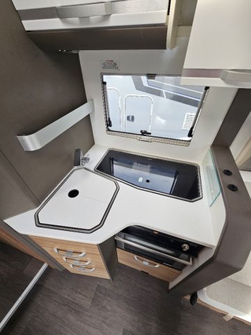 Adria Matrix Plus 670 DC - Photo 9