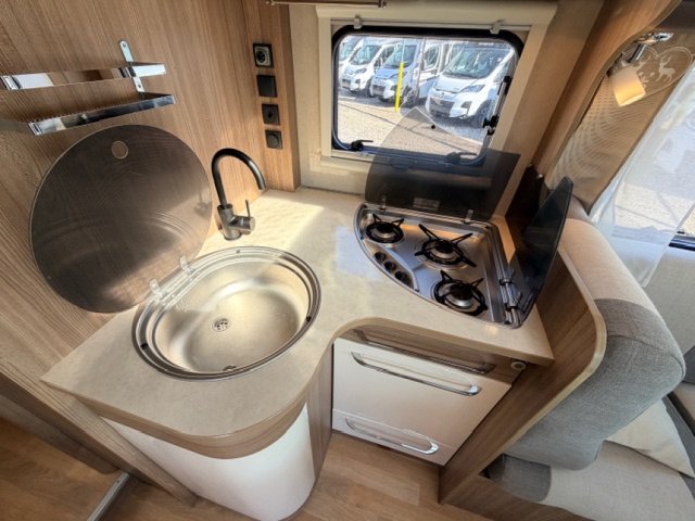 Rapido 890 F - Photo 16