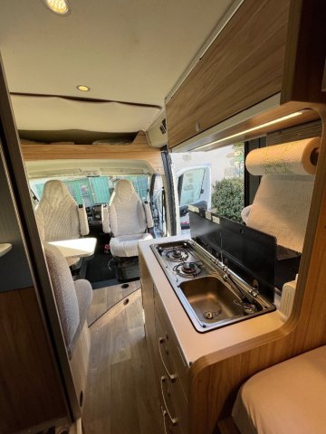 Hymer Camper Vans / Hymercar Ayers Rock - Photo 7