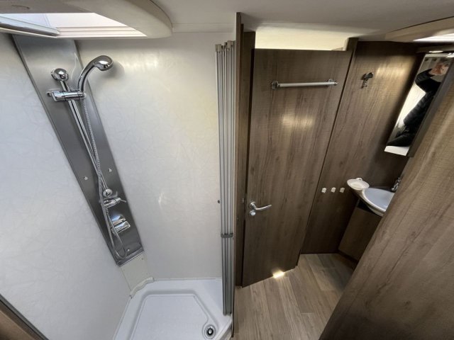 Bavaria Arctic I70 I 70 LC Artic - Photo 19