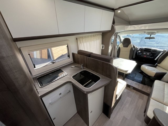 Benimar Tessoro 463 Essential Limited - Photo 11