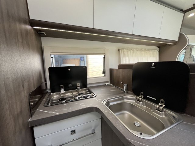 Benimar Tessoro 463 Essential Limited - Photo 12