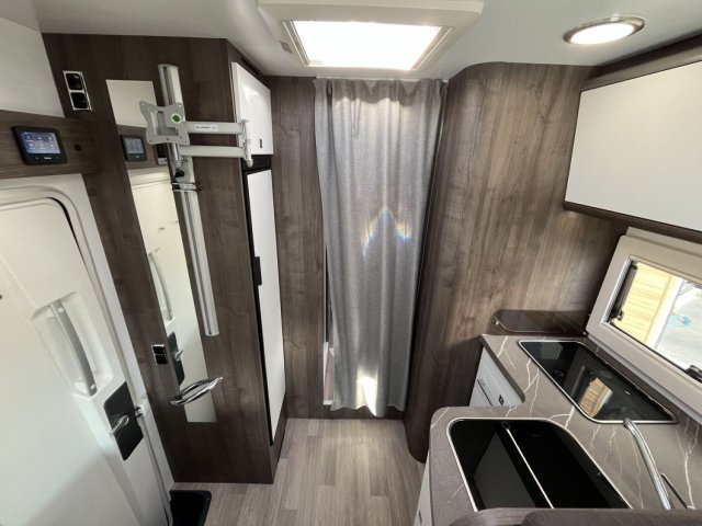 Benimar Tessoro 463 Essential Limited - Photo 13