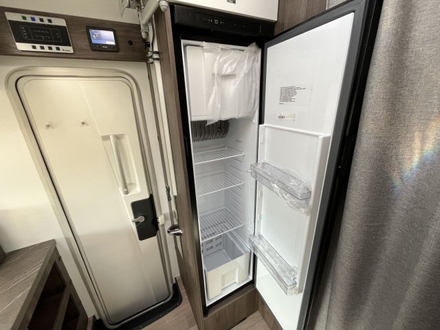 Benimar Tessoro 463 Essential Limited - Photo 15